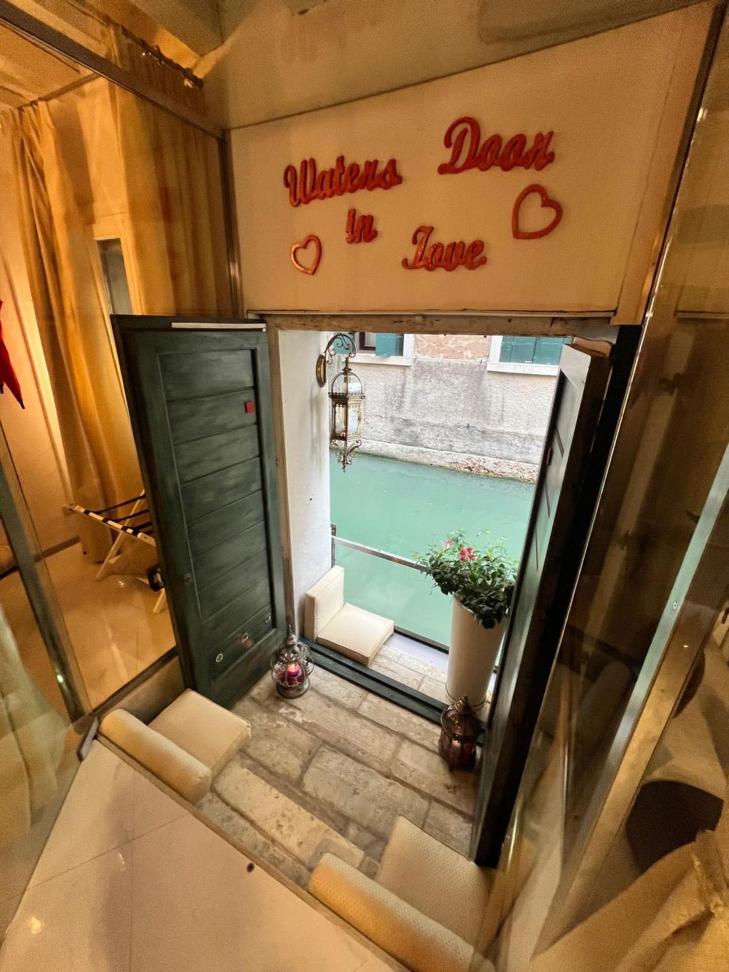 Venice Luxury Watersdoor Bagian luar foto